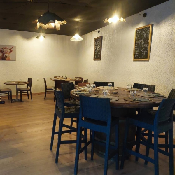 Le Restaurant - L'Agapanthe - restaurant SAINT-REMY-DE-CHARGNAT - bon restaurant SAINT-REMY-DE-CHARGNAT